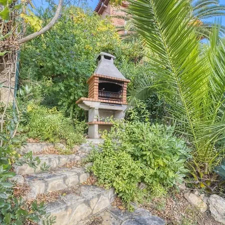 Sleeps 8 Pool Wifi فيلة